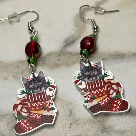 Kitty Cat Christmas Earrings - Picture 4 of 7